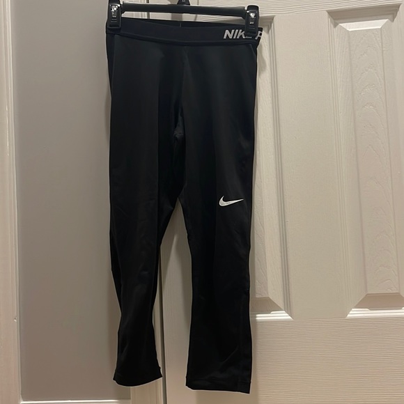 Nike capri leggings - Picture 1 of 3